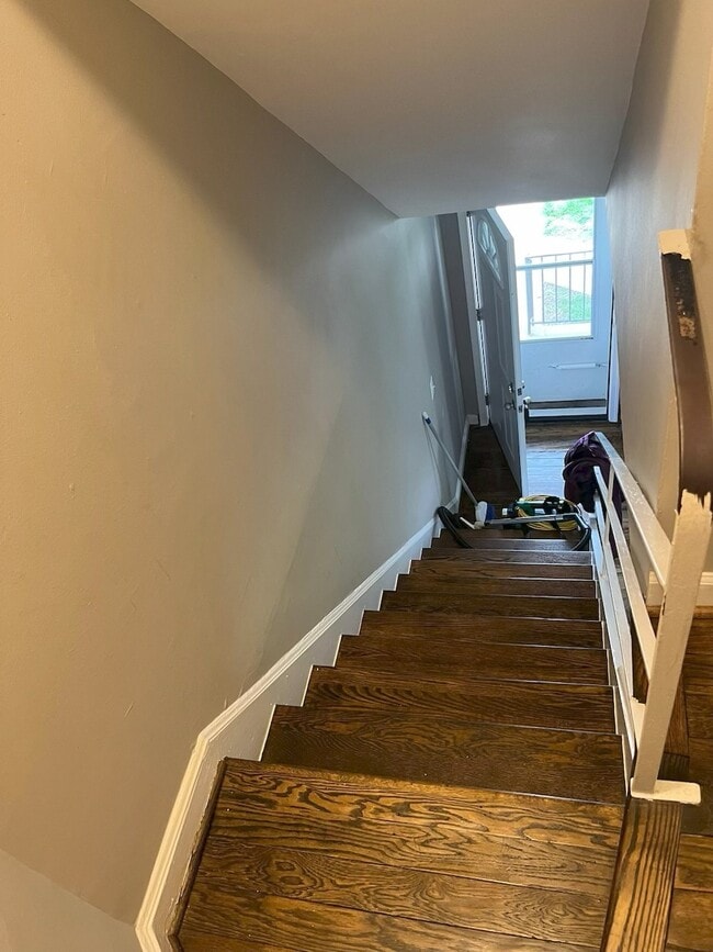 Photo - 2430 Iverson St