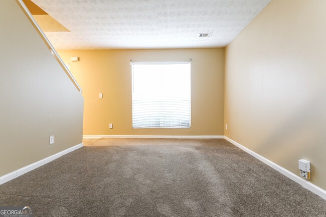 Photo - 6482 Alford Way