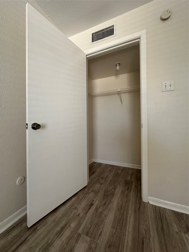 Building Photo - 8421 Hearth Dr Unit 36 Rental