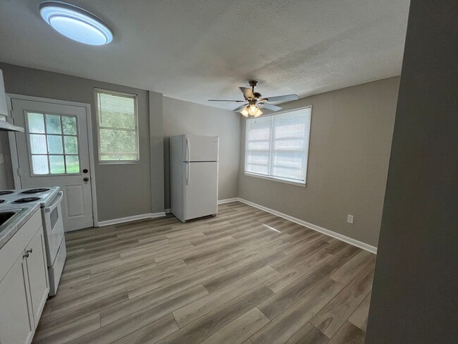 Photo - 760 Highway 30 Unidad B