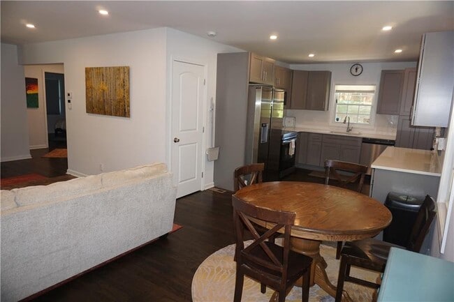 Photo - 2163 Lilac Ln