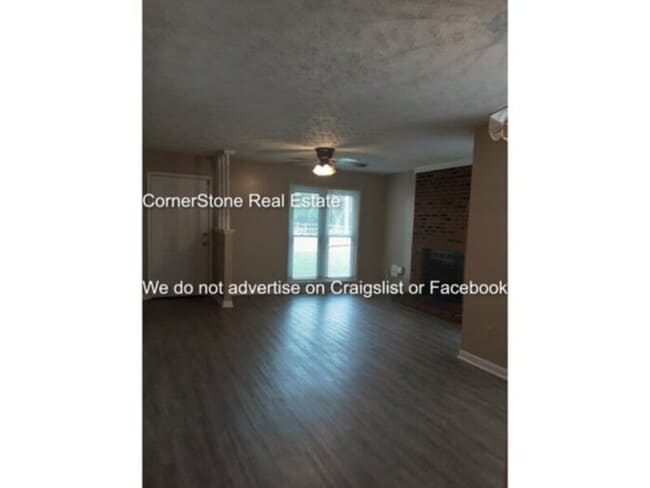 Photo - 6786 Winchester St