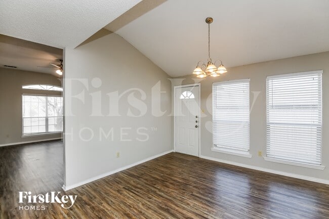 Photo - 10913 Ives St