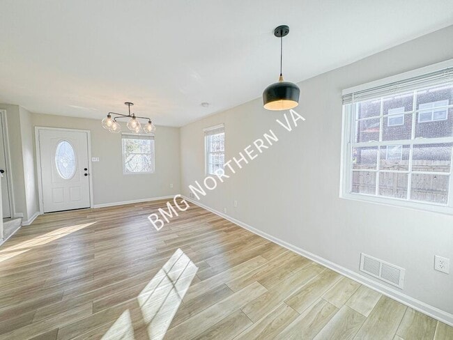 Photo - 3800 Edison St