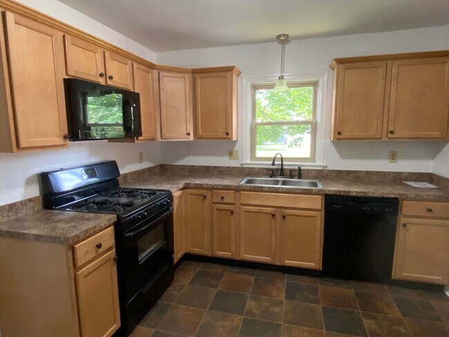 Photo - 302 Pinehurst Rd