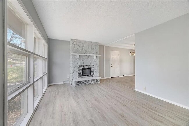 Building Photo - Don’t Miss This Updated 3-Bedroom Home