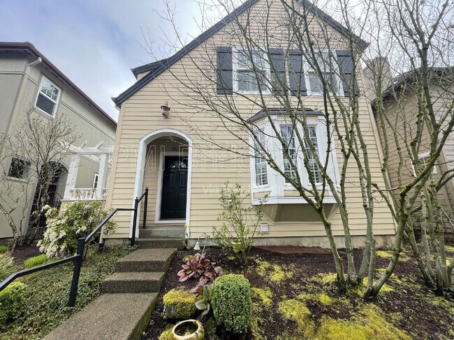 Building Photo - 10235 NW Edgewood Dr