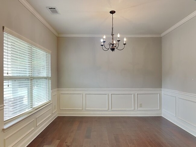 Photo - 333 Castle Top Ln SE