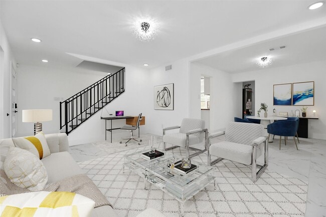 Building Photo - 6035 Cartagena St