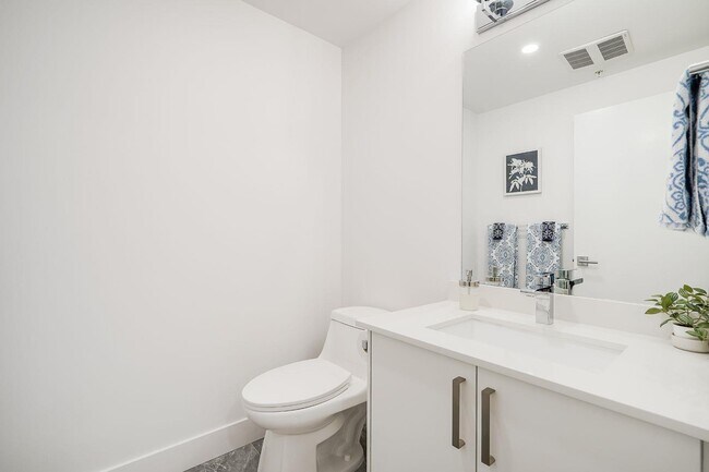 Photo - 20449 Park Ave