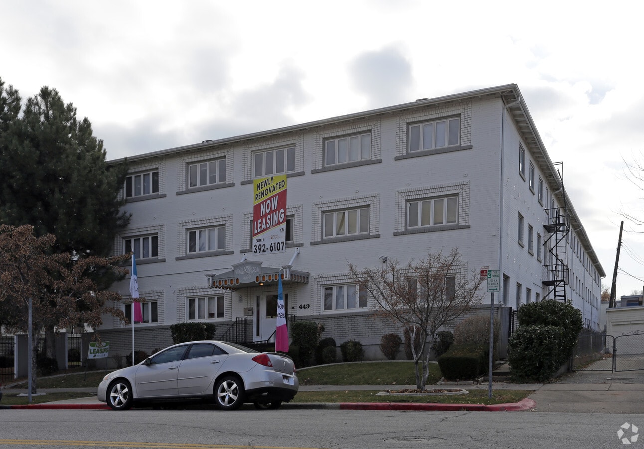 Valencia Apartments - Valencia Apartments
