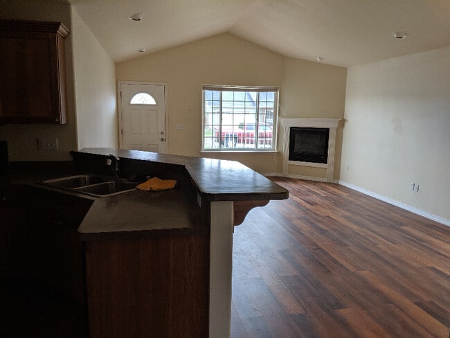 Photo - 103 Cally Ln