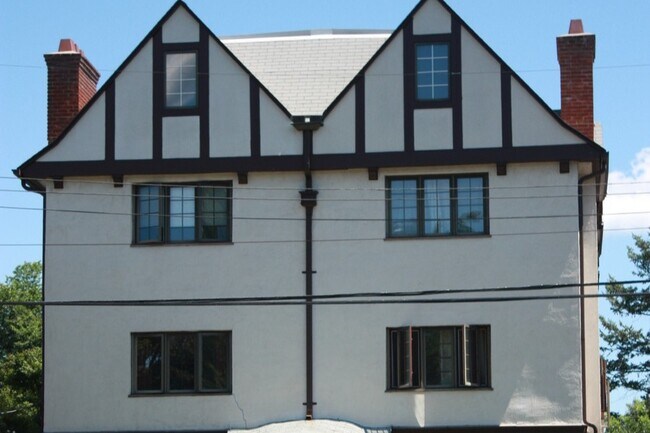 Front - 64 Parkway Rd Unit 2B