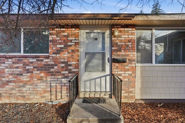 Photo - 1334 W Garland Ave