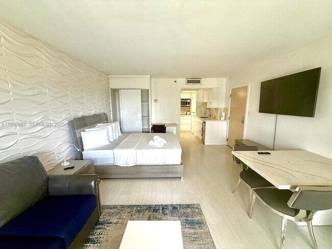 Building Photo - 19201 Collins Ave Unit 309