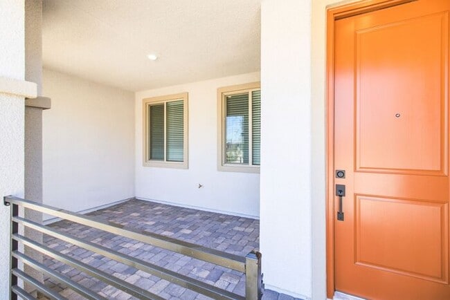 Stunning 3-Bedroom Home in Desirable Summerlin West
