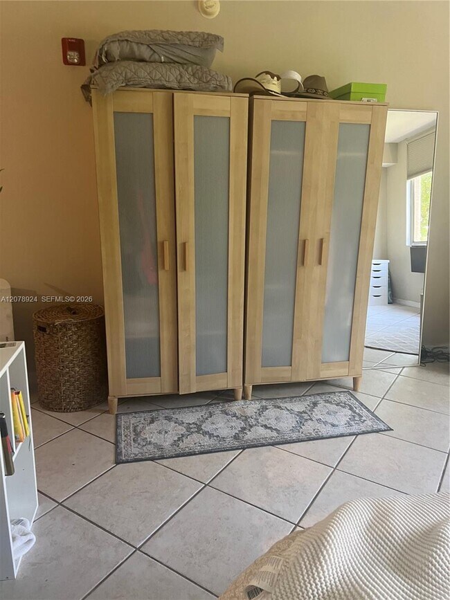 2630 SW 28th St Unit 26