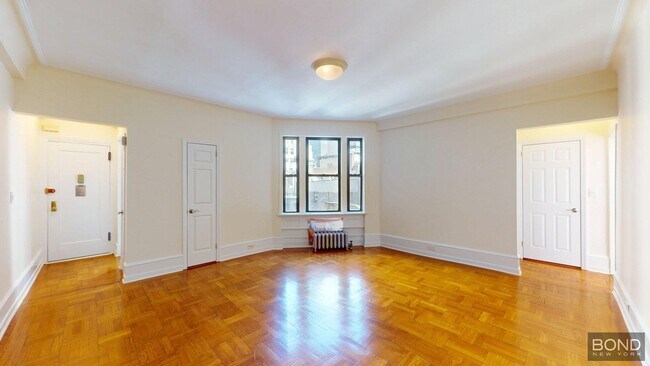 Building Photo - 55 W 55th St Unit 7B Rental
