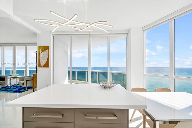Building Photo - 16001 Collins Ave Unit 701