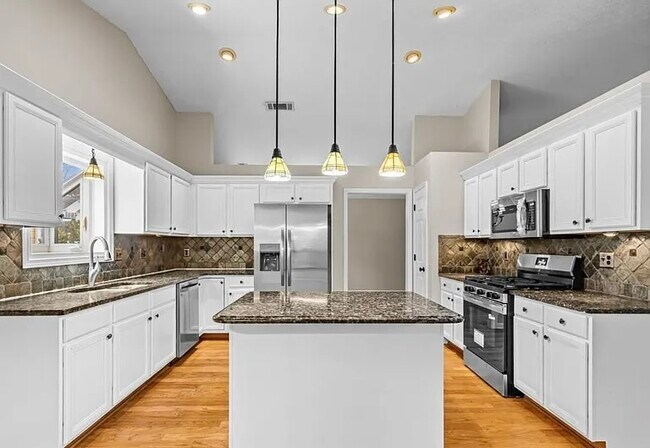 Building Photo - 3275 Athalene Ln SW Unit 4