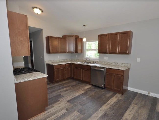 Photo - 252 Seminole St