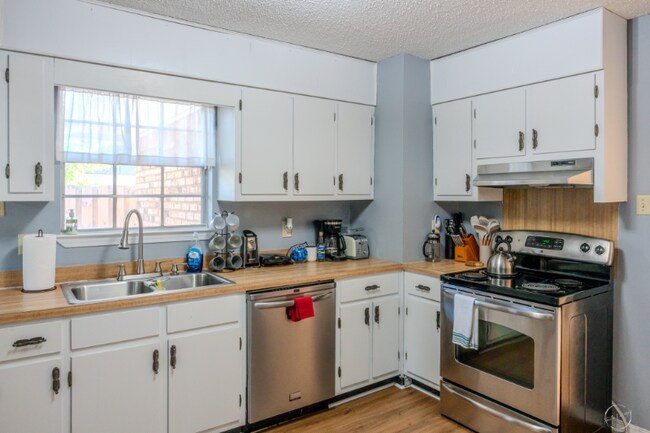 Photo - 2315 Farrell Cir