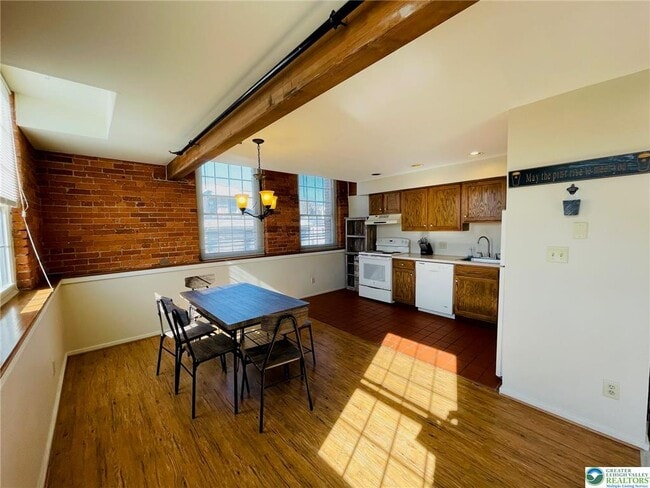 Photo - 101 W Race St Unit 201