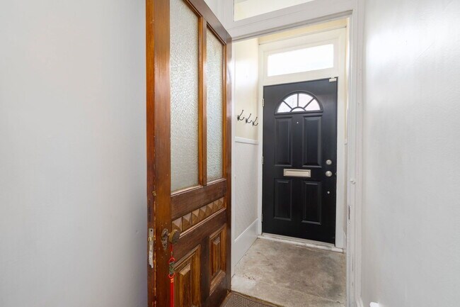 Photo - 829 N Taylor St