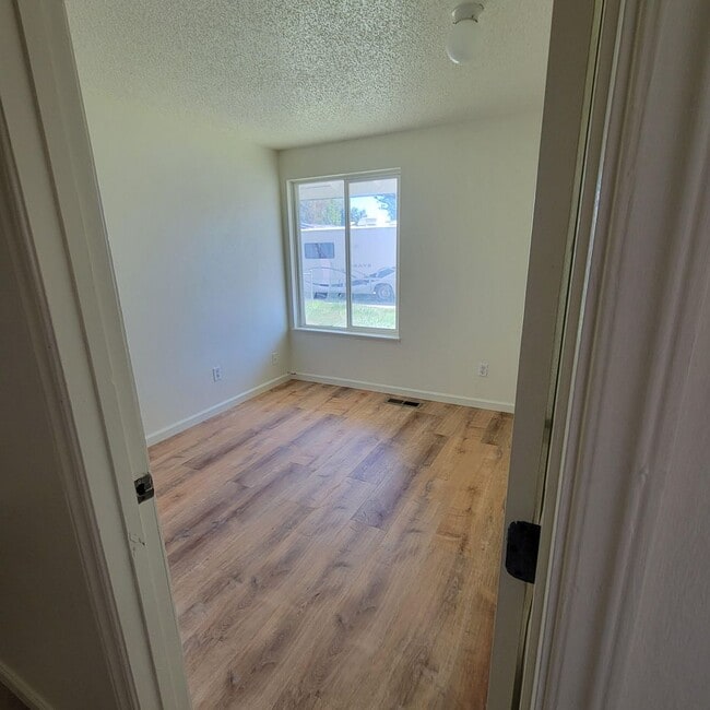 4240 Myrtlewood Dr