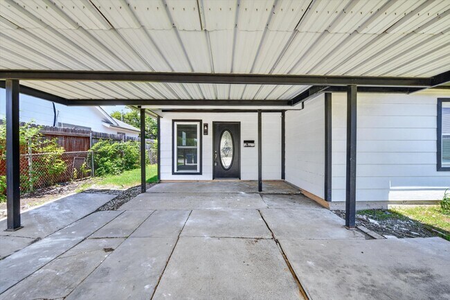 Photo - 1769 Fagan Dr