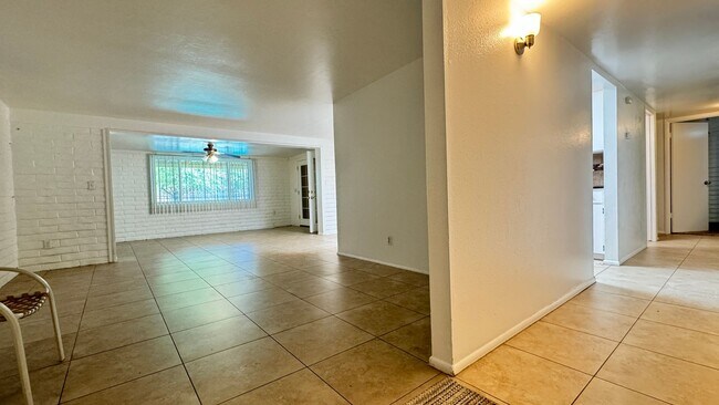 Photo - Eastside (Kolb and Stella) 5 bedroom house...