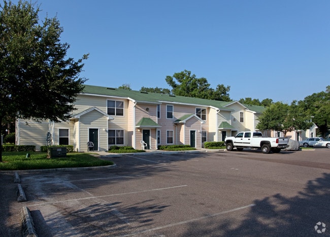 Enclave at Pine Oaks