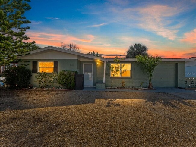 Photo - 4848 Picture Ave