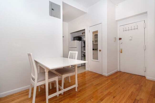 Photo - 215 B E 95th St Unidad ID1032068P