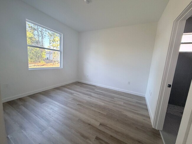 Photo - 305-307 Harold Ave S Unit 307 Harold Ave S