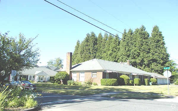 Parkside Apartments - Parkside Apartments