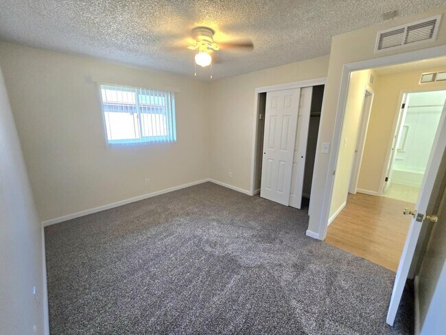 Photo - 2953 State Farm Rd Unidad #2