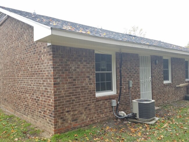 Photo - 1705 Snowden Dr SE Unit B