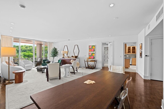 Building Photo - 315 S Lake Dr Unit 3d