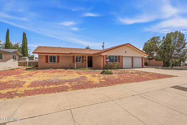 Photo - 8700 Cielo Vista Dr