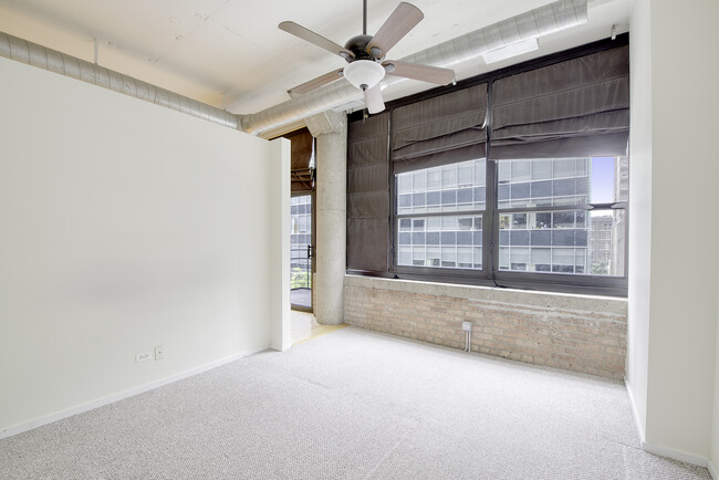 Photo - 130 S Canal St Unit 305