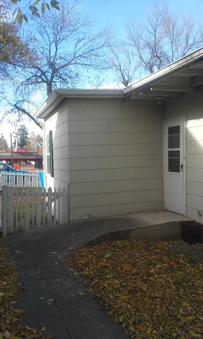 Building Photo - 16th St Duplex Unit 309