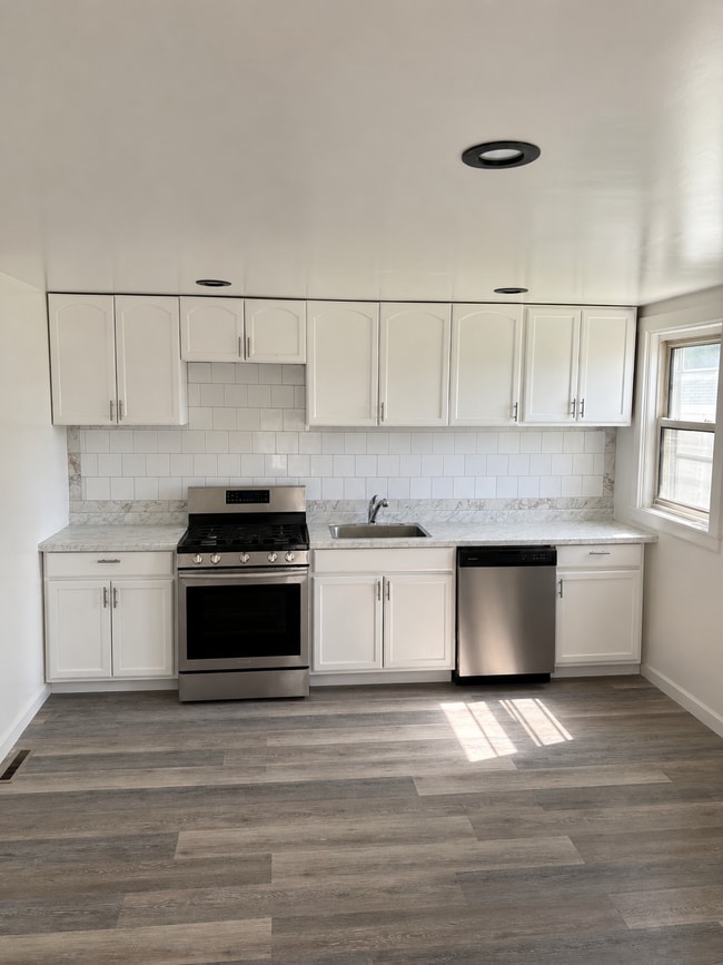 2 Saint Marys Rd Unit 3 bedroom apt