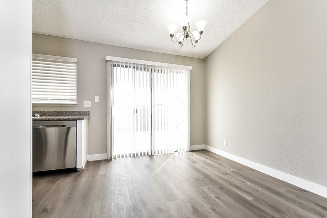 Photo - 4361 Faberge Ave