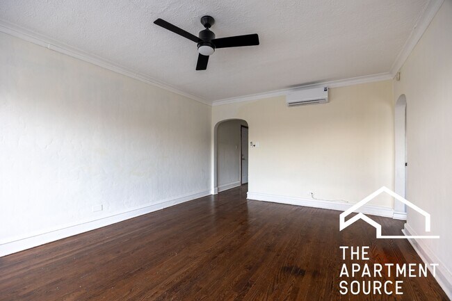 Photo - 5509 N Lincoln Ave Unit 2S