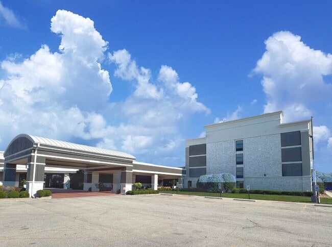 Building Photo - 6175 W Grand Ave