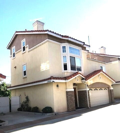 Building Photo - 15908 Halldale Ave Unit B Rental