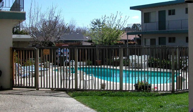 The Huntington Apartments - The Huntington Apartments