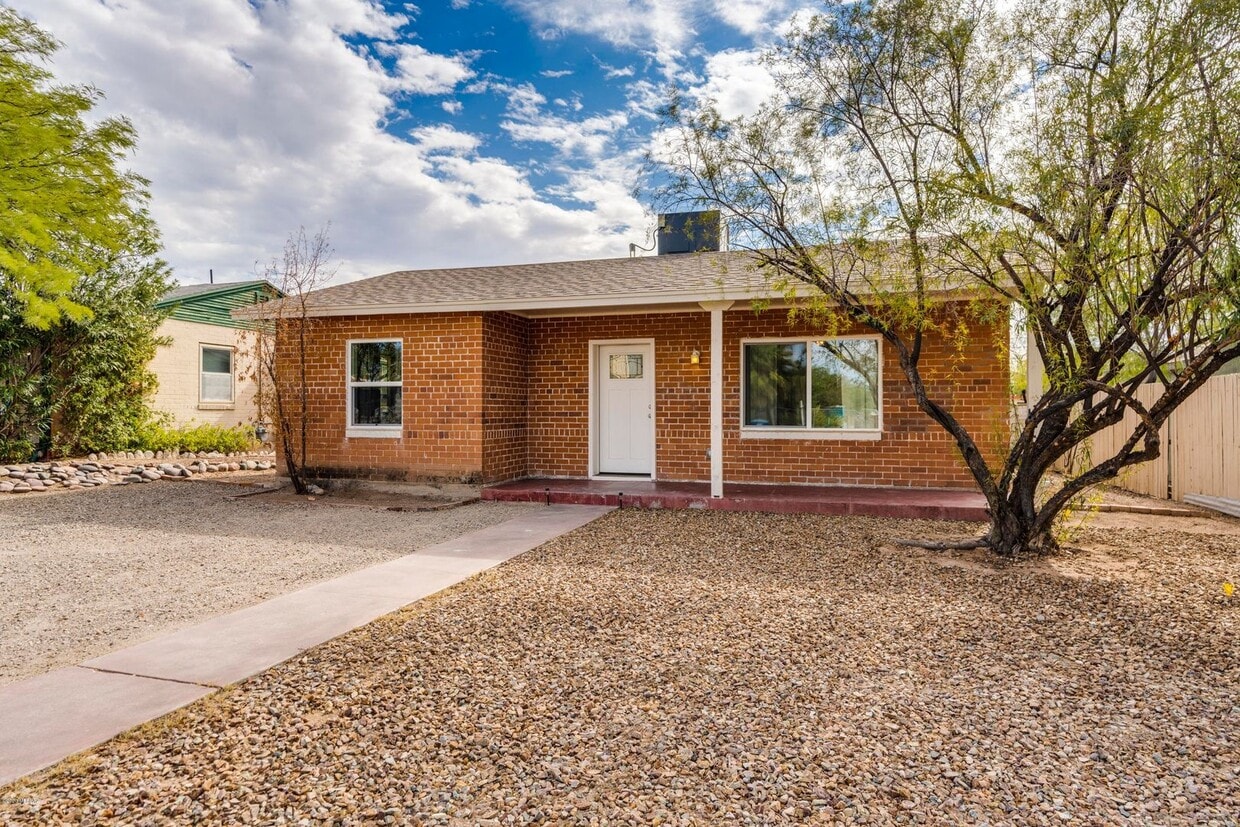 Adorable Brick home near UA - Adorable Brick home near UA