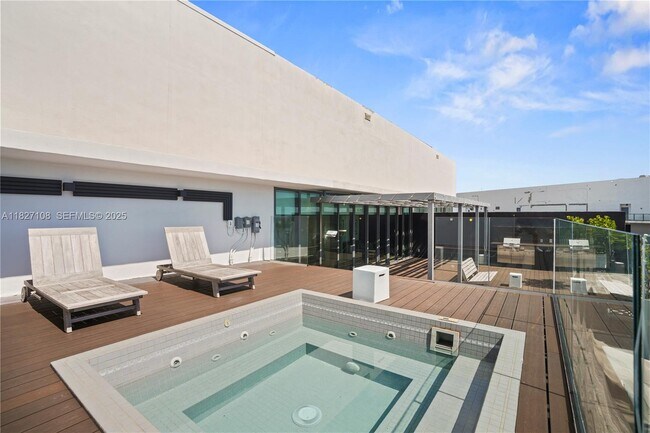 Photo - 650 NE 32nd St Unit UPH5303